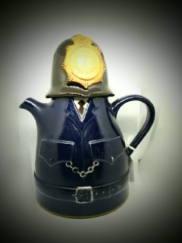 policeman teapot 001